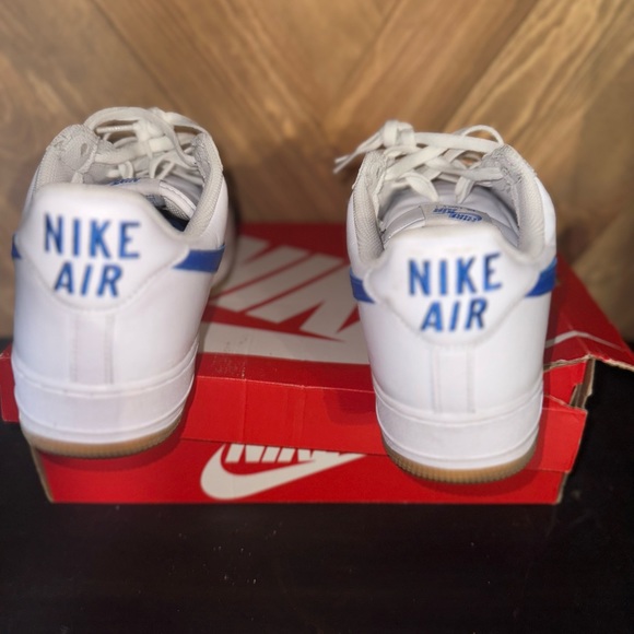 Beautiful condition. - Picture 2 of 8